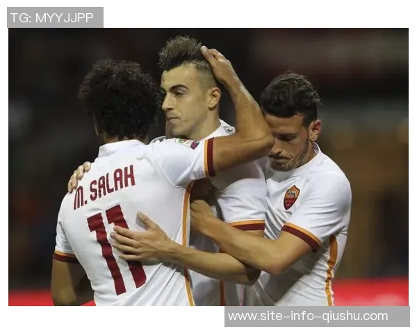 昔日罗马太太团重聚托蒂德罗西前妻携现任伴侣共享度假时光